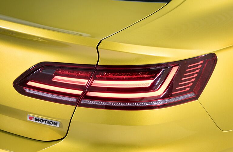 A close up photo of the wrap around taillights on the 2019 VW Arteon.