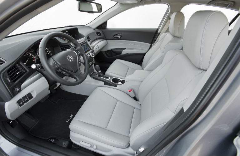 A look from the driver's side inside of the 2018 Acura ILX.