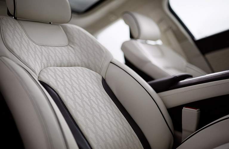 2017 Lincoln MKZ Hybrid comfort features
