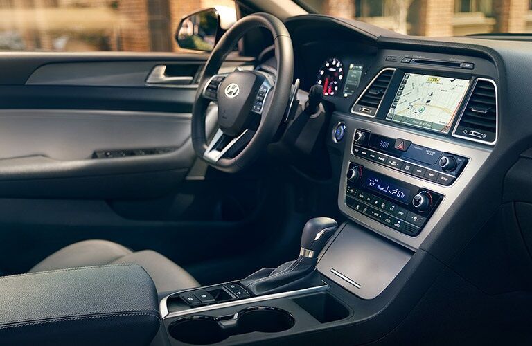 Steering wheel and dashboard of the 2017 Hyundai Sonata