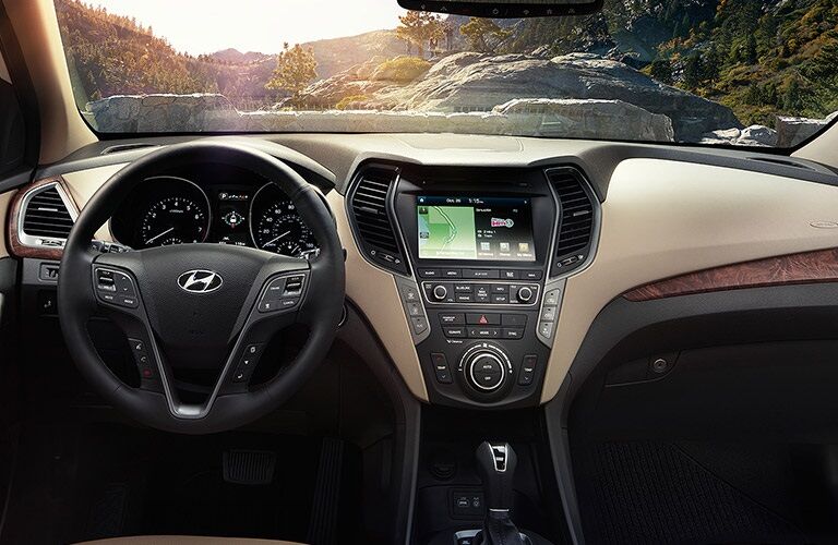 Steering wheel and dashboard of 2017 Hyundai Santa Fe