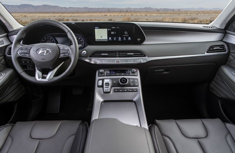 Front steering wheel and center touchscreen of 2020 Hyundai Palisade