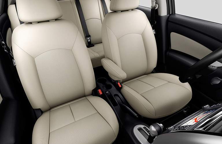 front interior seating of 2018 nissan versa