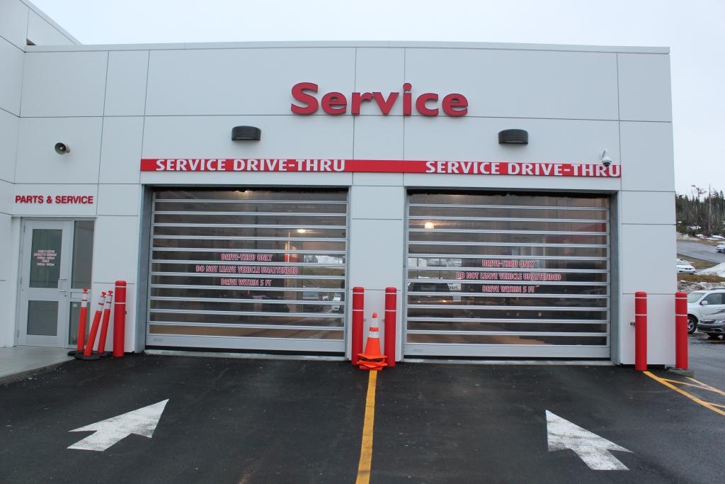 SERVICE DRIVE-THRU