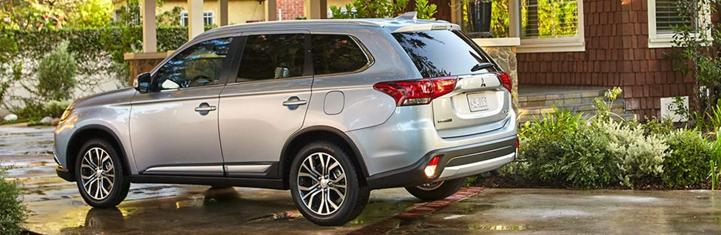 where should i lease the 2017 mitsubishi outlander from in west cleveland?