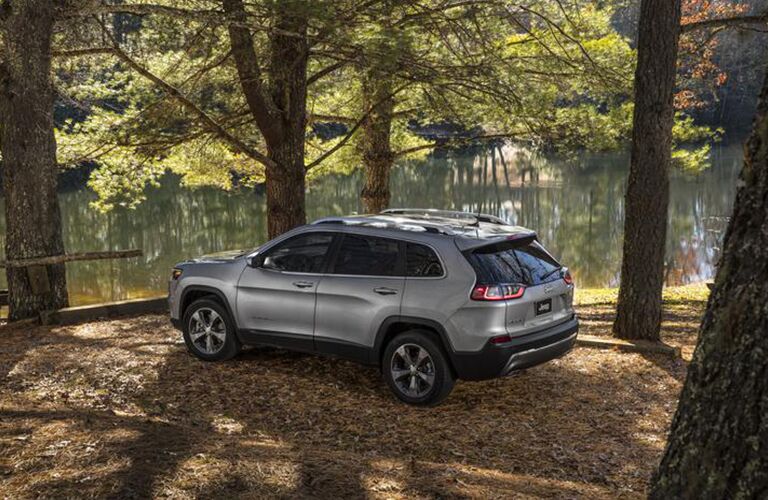 Profile view of silver 2020 Jeep Cherokee