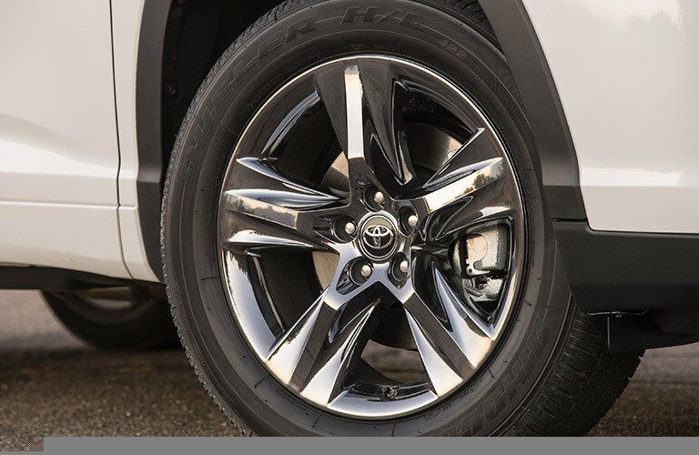 2017 Toyota Highlander Hybrid Chrome Rims