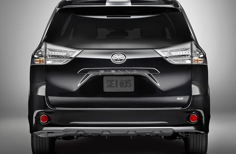 A rear photo of the 2018 Toyota Sienna.