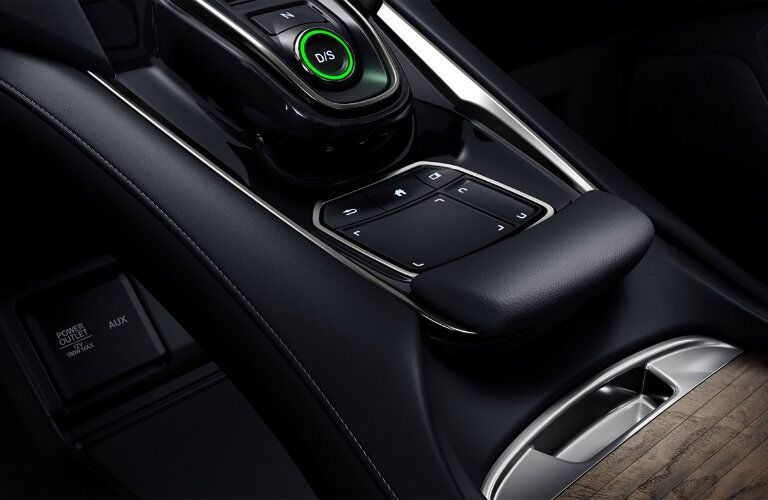 Touchscreen commander control of 2019 Acura RDX