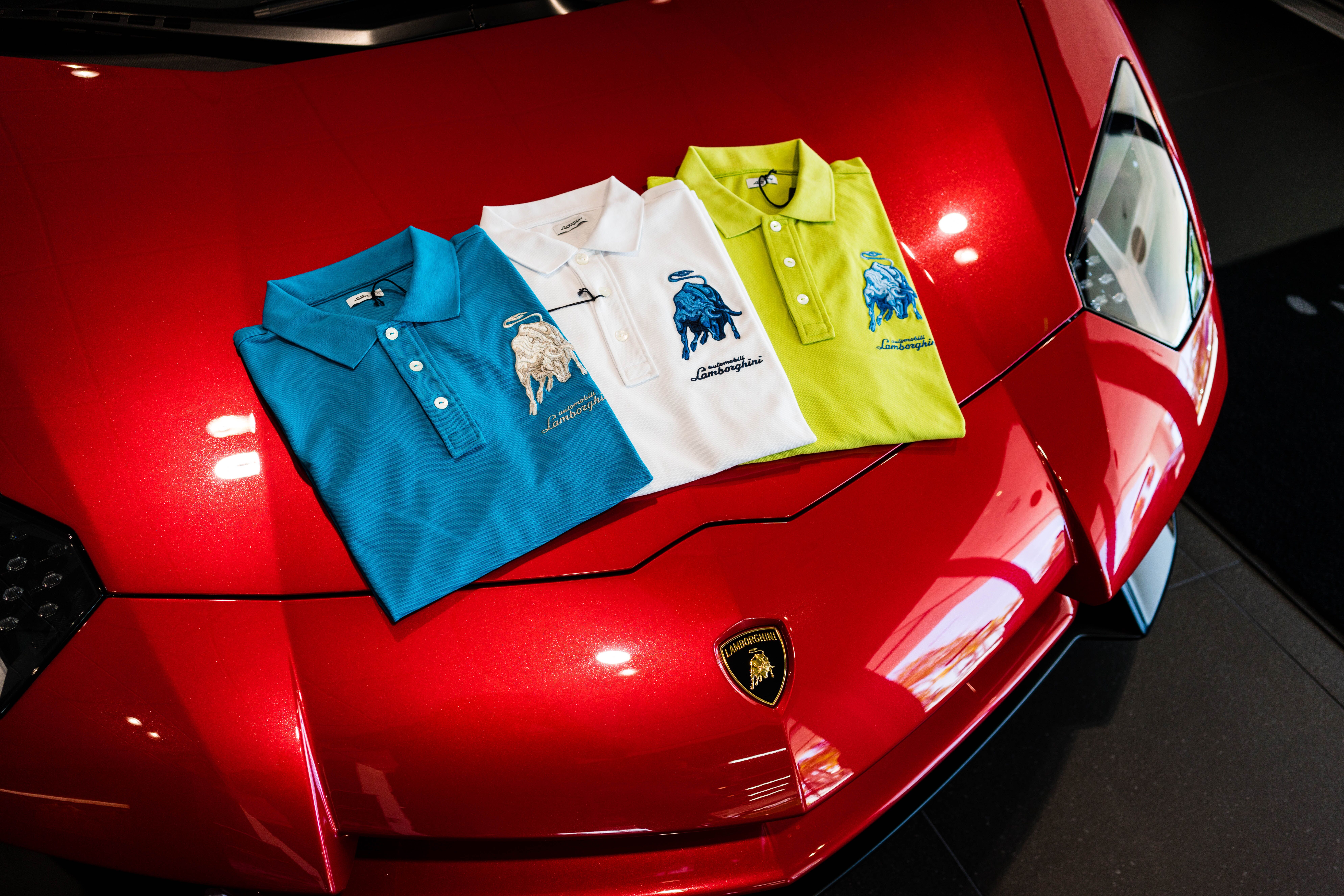 polos