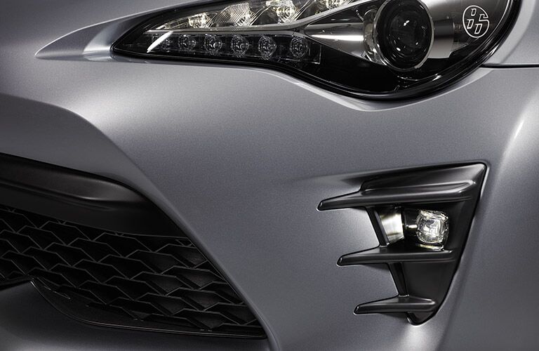 Headlight details of 2017 Toyota 86