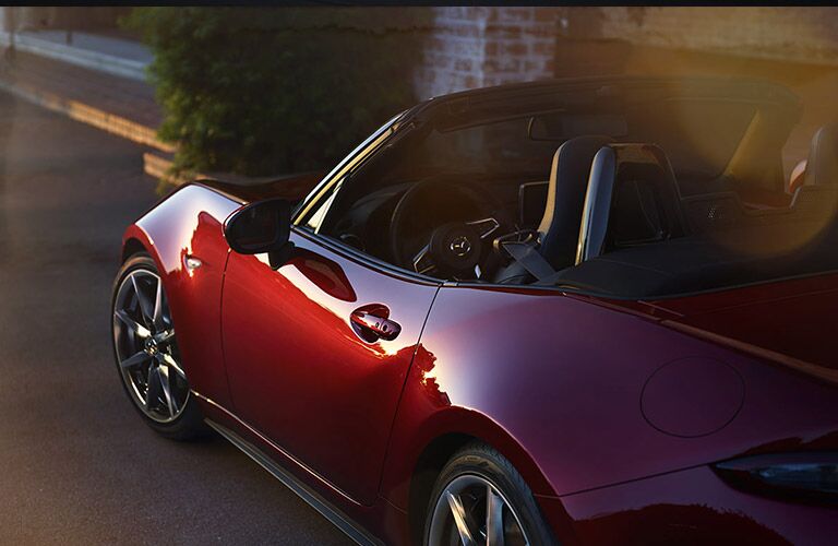 2016 Mazda Miata interior features and performance