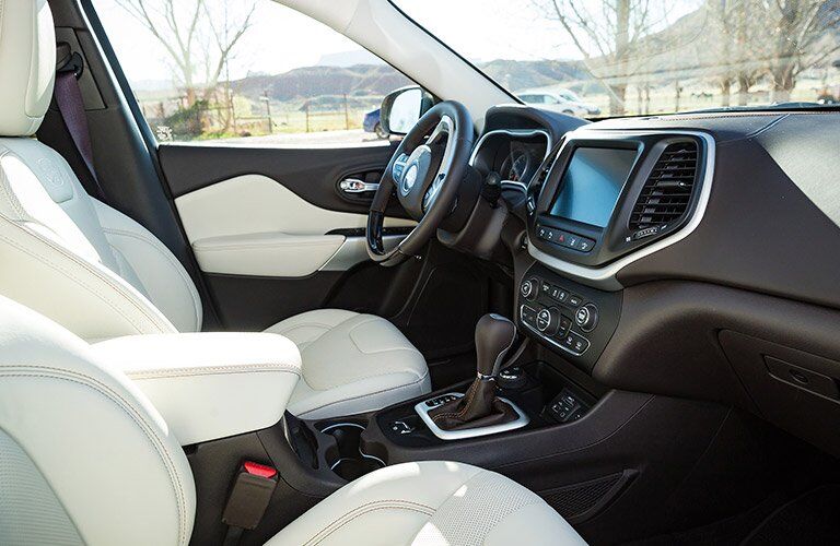 2017 Jeep Cherokee dashboard