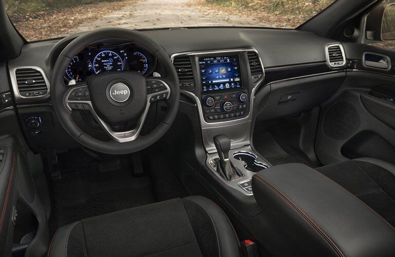 2017 Jeep Grand Cherokee driver cabin