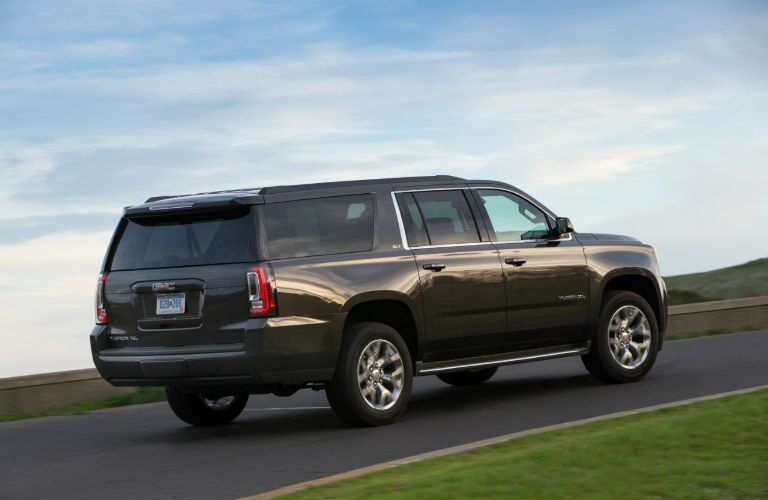 2017-GMC-Yukon-XL-Exterior-Rear-Profile