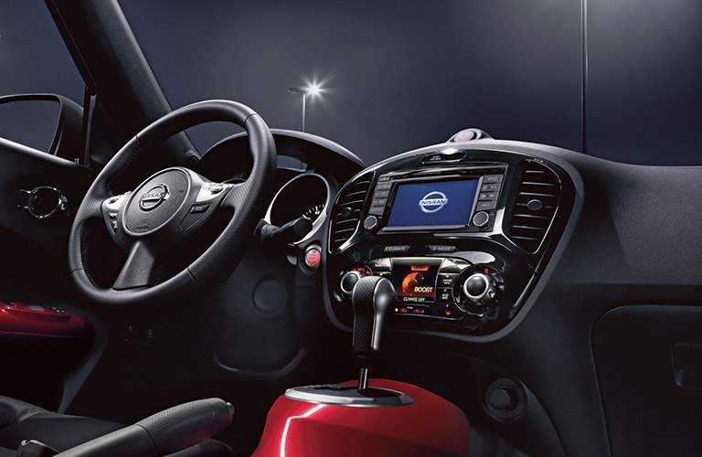 2017 nissan juke front interior