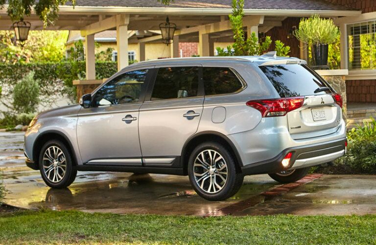 2017 Mitsubishi Outlander sitting in a fancy driveway