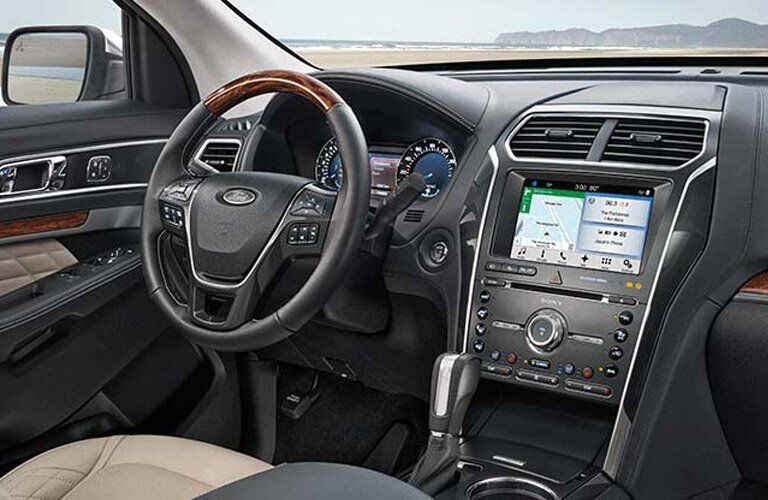 2017 Ford Explorer standard technology features