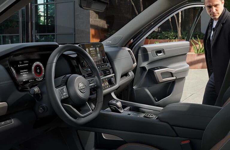 2024 Nissan Pathfinder front interior