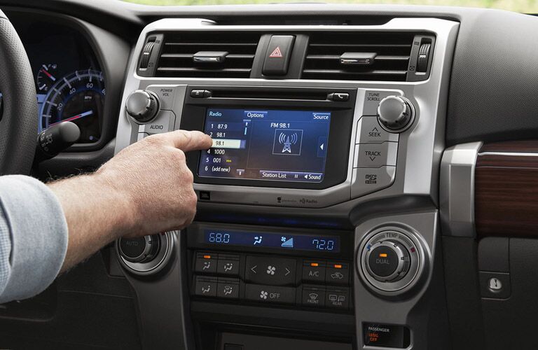 2016 Toyota 4runner infotainment center