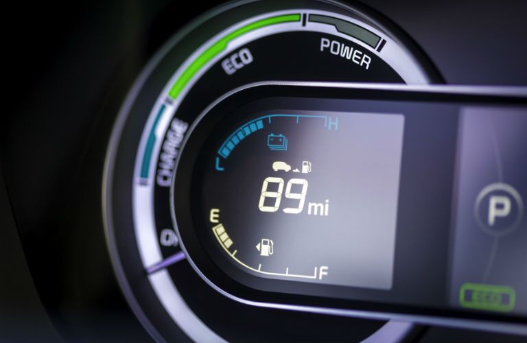 A close up photo of one of the monitoring system to track efficiency in the 2018 Kia Niro.