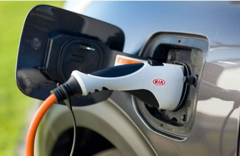 2018 Kia Niro Plug-In Hybrid plugged in