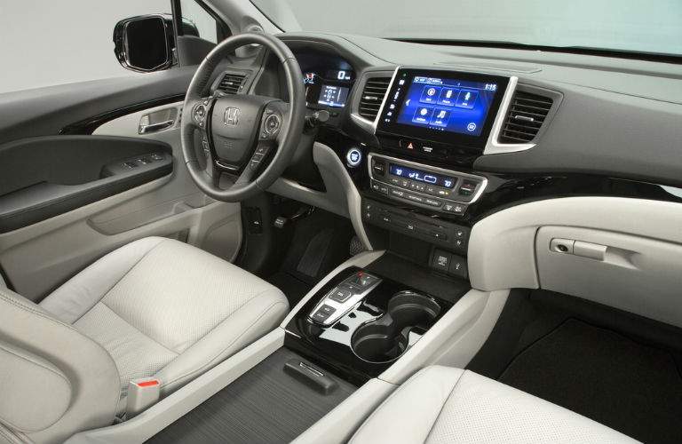 2018 Honda Pilot In Vineland Nj Rossi 2018 Honda Pilot Elite Interior Infotainment System And Dashboard In Silver Gray Color