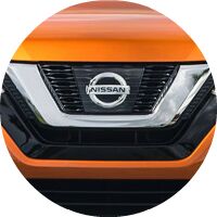 2017 Nissan Rogue grill and emblem closeup