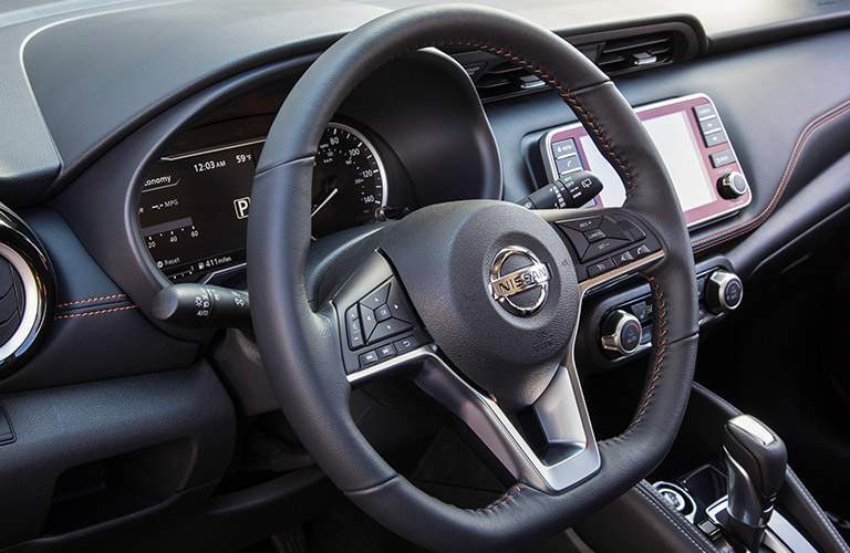 nissan kicks steering wheel