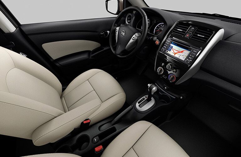 front seats, dash of nissan sentra