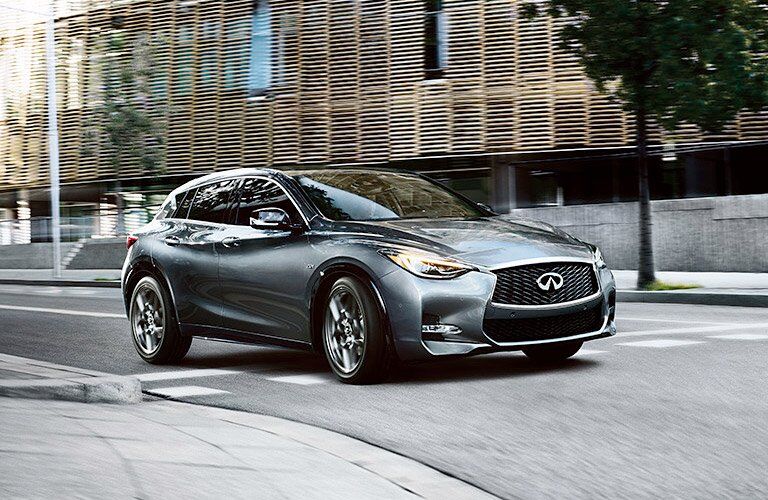 2017 INFINITI QX30 side view