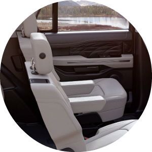 2018 Ford Expedition luxurious interior