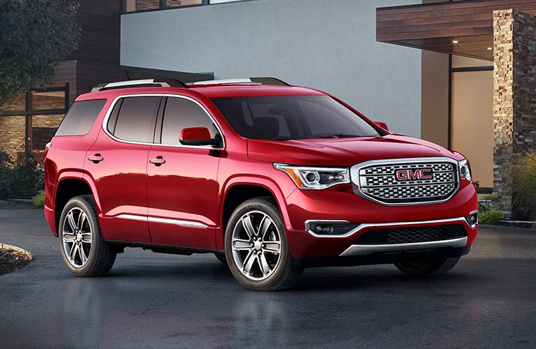 2019 GMC Acadia exterior front quarter view