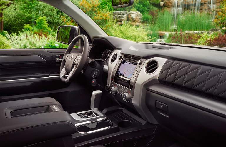 Front dash of 2017 Toyota Tundra