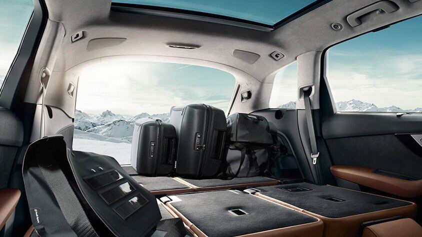 The 2019 Audi Q7 interior view