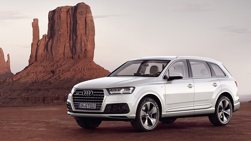 A side view of the New 2019 Q7 available in Windsor Ontario