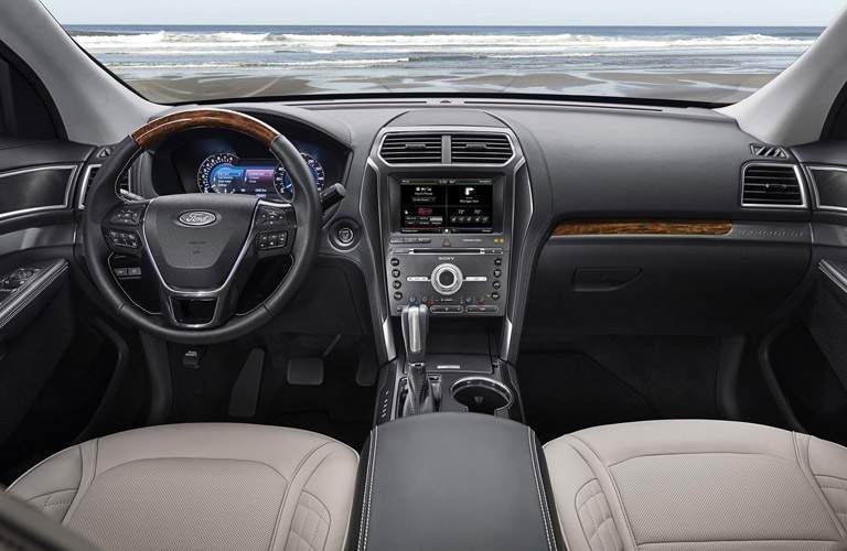 2016 Ford Explorer Steering Wheel, Dashboard and Touchscreen Display