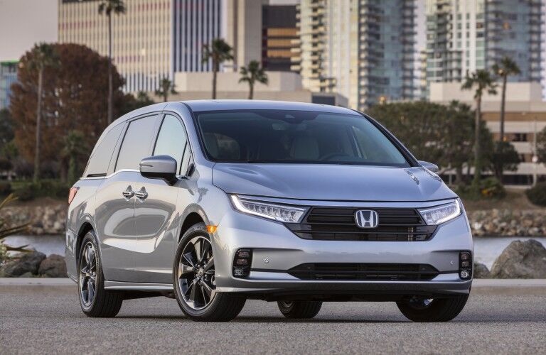 A photo of the 2022 Honda Odyssey in a parking lot.