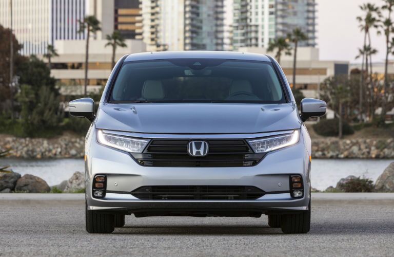 A head-on photo of the 2021 Honda Odyssey.