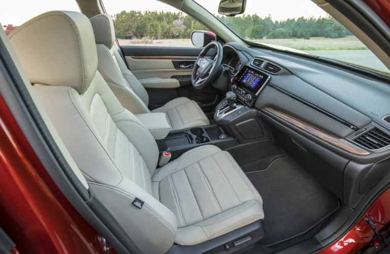 A photo showing the front seats of the 2019 CR-V.