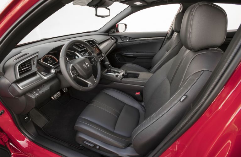 A photo of the front seats of the 2019 Honda Civic Hatchback.