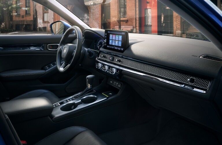 The dashboard in the 2022 Honda Civic.