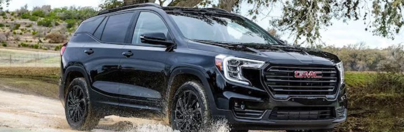 2023 GMC Terrain Black splashing water