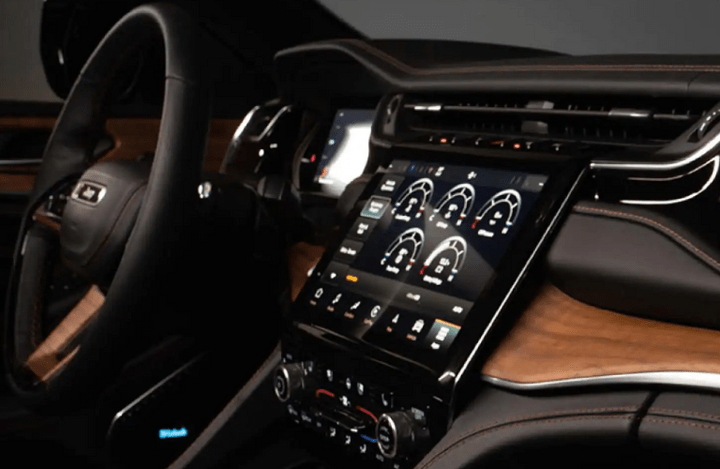 2023 Jeep Grand Cherokee Interior