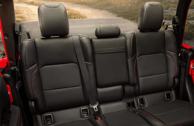 2025 Jeep Gladiator seats