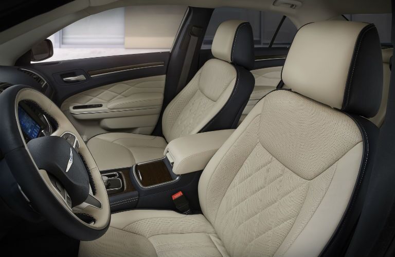 A view of the driver and front passenger seat of the 2018 Chrysler 300.