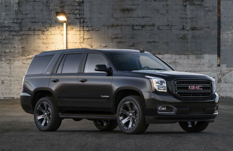 A front right quarter photo of the 2019 GMC Yukon.