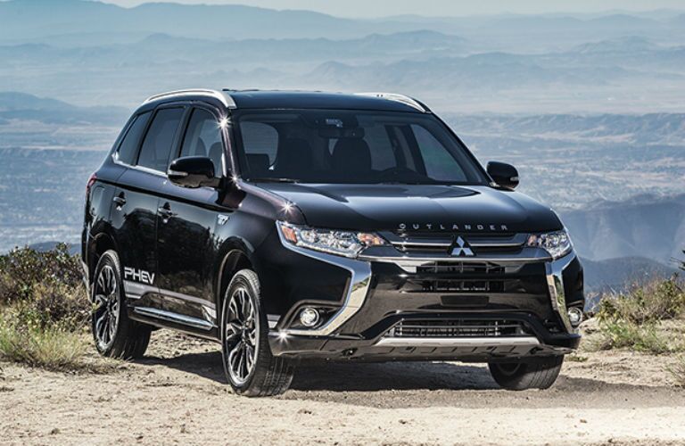 2018 Mitsubishi Outlander Phev Vs 2018 Chrysler Pacifica