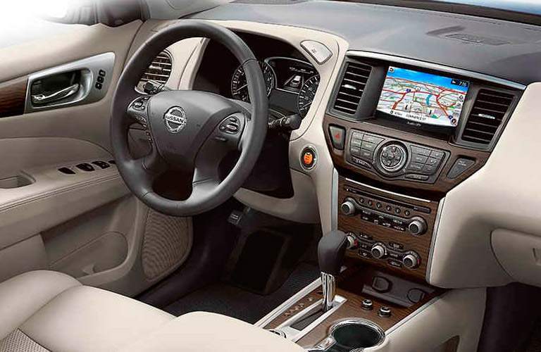 2017 Nissan Pathfinder Front Cabin Side View