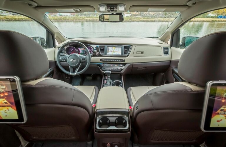 2019 Kia Sedona dash and wheel